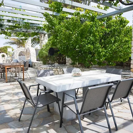 Navi B4 Brand New In Naousa Livadia (Paros)